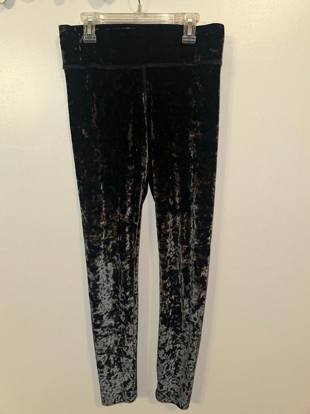 PINK Victoria’s Secret Ultimate Black Crushed Velvet Leggings Size Medium